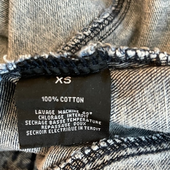 Liquor n Poker Jean jacket in a XSmall layer denim - Picture 8 of 10